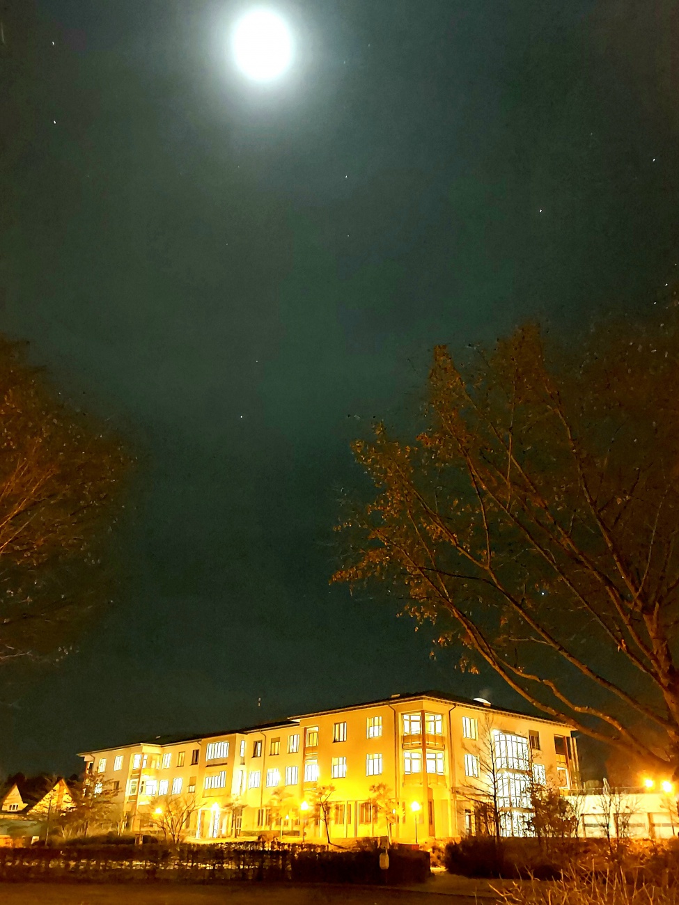 Foto: Martin Zehrer - Kemnather Krankenhaus bei Nacht.<br />
Am 12. Februar 2022 