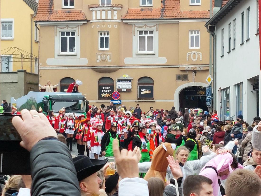 Foto: Martin Zehrer - Gigantischer Faschingszug durch Pressath, Helau - Was für eine stimmungsvolle Gaudi!!! 