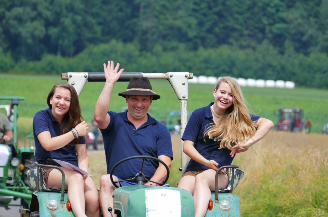 Foto: Martin Zehrer - Traktortreffen 2016 in Oberwappenöst<br />
Trotz Regen am Vormittag kamen an diesem Sonntag ca. 120 Oldtimer-Bulldogs und unzählige Besucher. Zum Mittag hin klarte das Wetter  