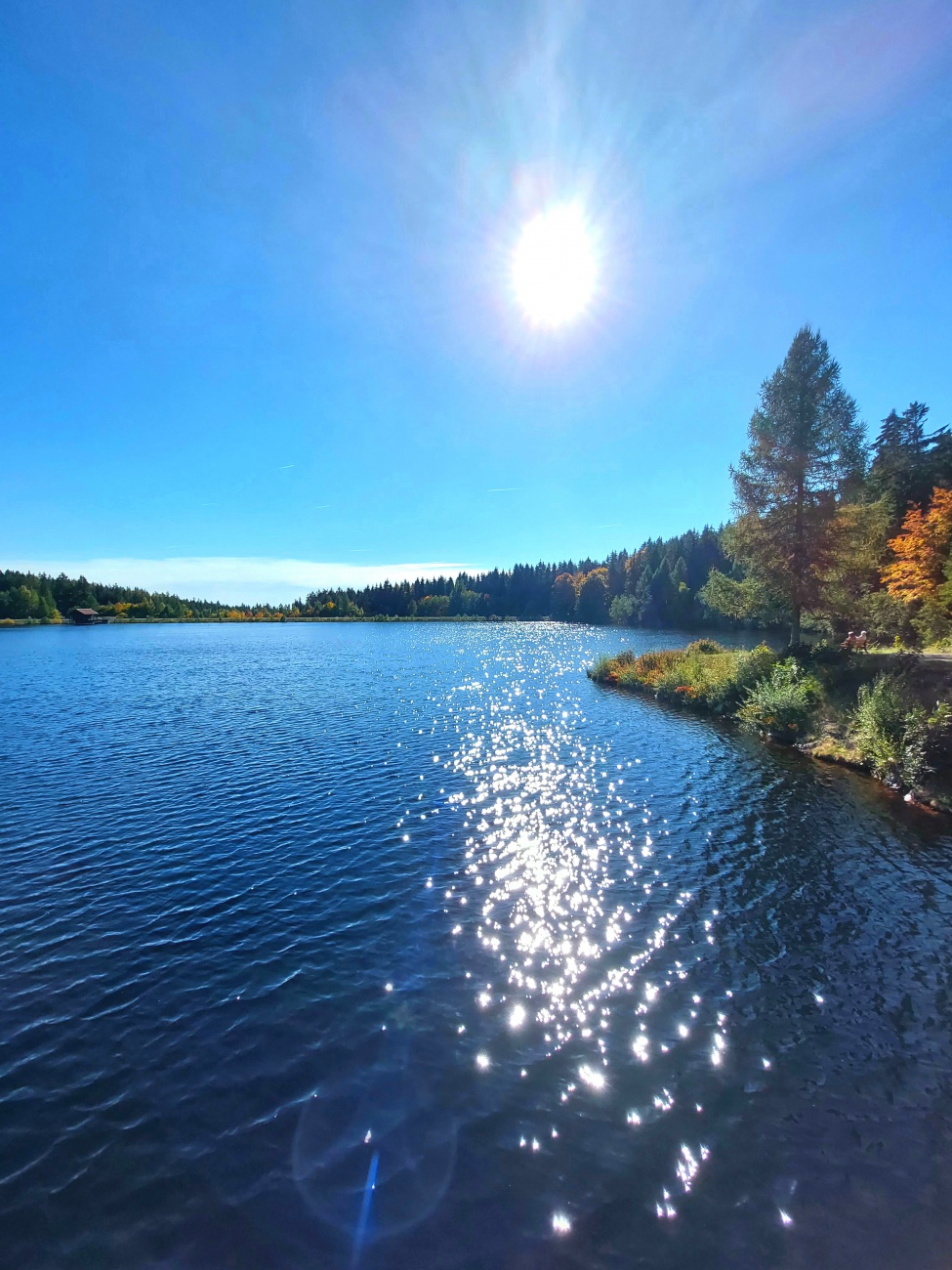 Foto: Martin Zehrer - Der Fichtelsee an einem wunderschönen Herbst-Sonntag... 