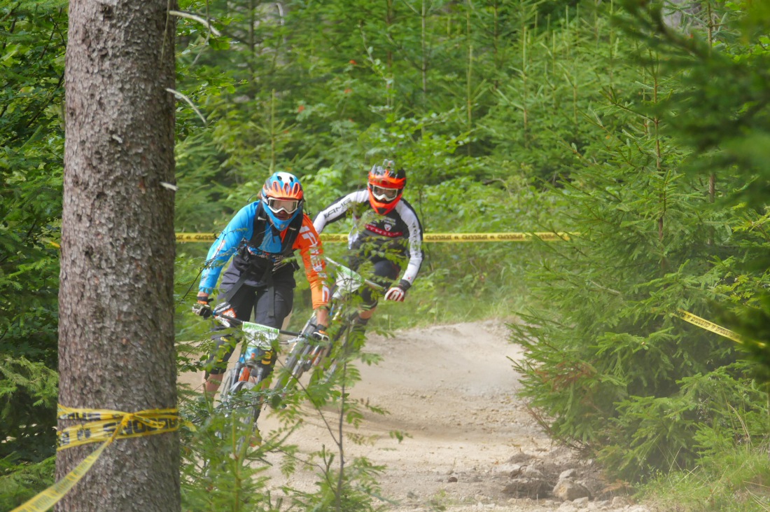 Foto: Martin Zehrer - Den Ochsenkopf hinunter rasen ;-)<br />
<br />
Heute ist Training und Startplatz-Rausfahren für morgen. Dieser Lauf zählt zur Enduro one Serie und wird auf der Downhillstrecke am O 