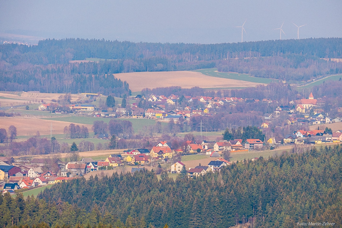 Foto: Martin Zehrer - Die erste Ortschaft dürfte Lochau sein und dahinter, mit der Kirche im rechten Bildrand, ist Pullenreuth...<br />
<br />
Samstag, 23. März 2019 - Entdecke den Armesberg!<br />
<br />
Das Wet 