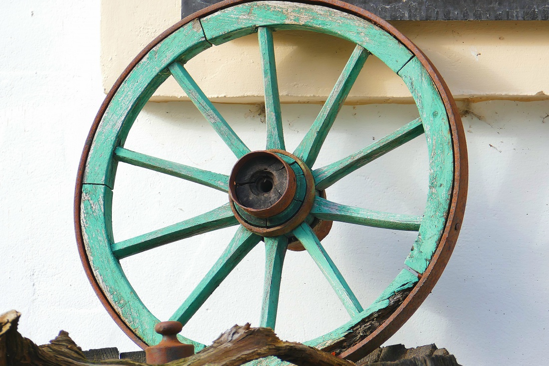 Foto: Martin Zehrer - Ein altes Holz-Speichen-Rad...<br />
Steht bei der Tauritzmühle am Eingang... 