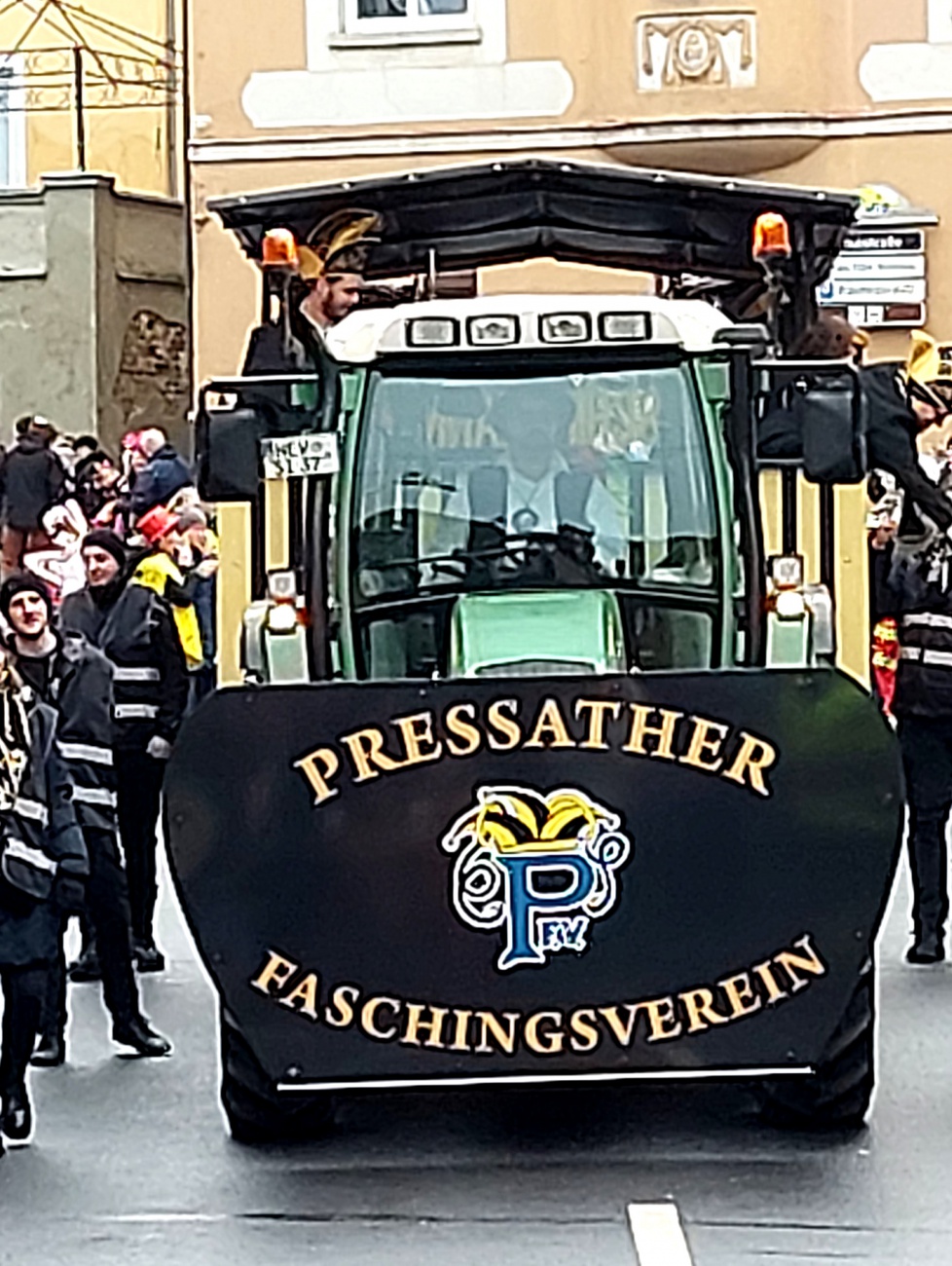 Foto: Martin Zehrer - Gigantischer Faschingszug durch Pressath, Helau - Was für eine stimmungsvolle Gaudi!!! 