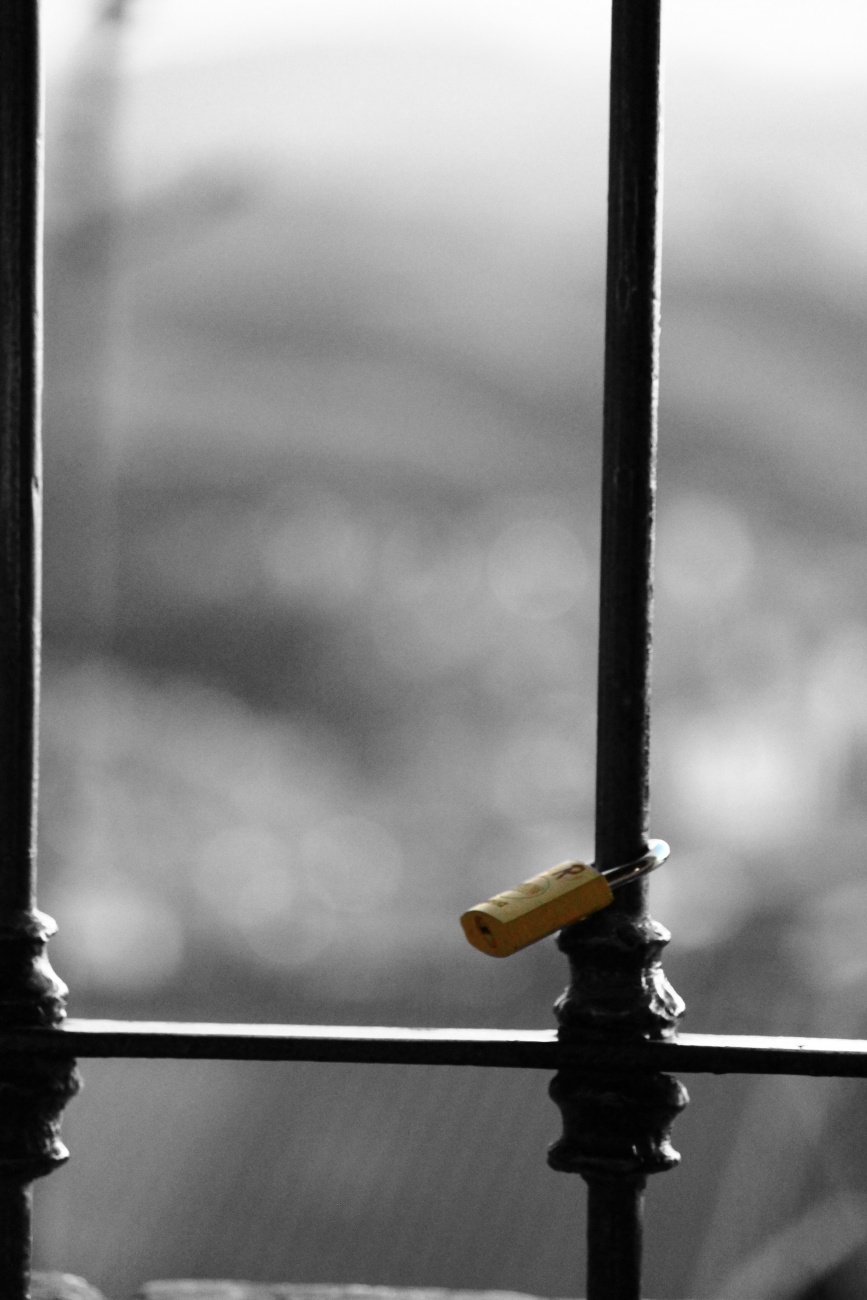 Foto: Joshua Richter - Liebesschloss an Balkon in Bolivien 