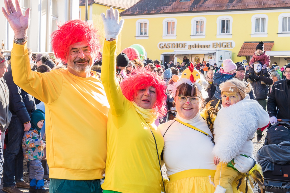 Faschingszug durch Waldeck 2026 - WCV Helau!!!

Am 15. Februar 2026 war es wieder soweit. Tausende Besucher jubelten den Narren zu, das Wetter wurde wie bestellt, wunderschön. Die Sonne strahlte und alle Menschen waren voller Faschings-Laune. WCV Helau!!!!
