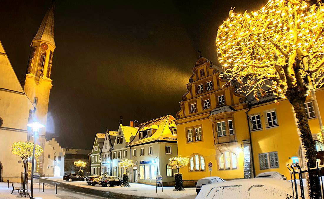 Foto: Martin Zehrer - Wunderschöner Winterabend in Kemnath...<br />
<br />
28.12.2020 