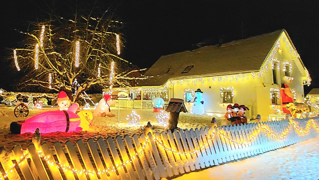Foto: Martin Zehrer - Wunderschöne Weihnachts-Dekoration in Zinst bei Kulmain... 