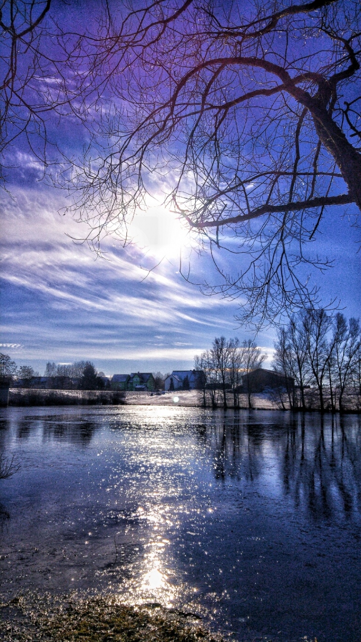 Foto: Martin Zehrer - Am kulmainer Stausee... Die vergangene Nacht hatte es ca. minus 8 Grad, das Wetter heute ist gigantisch. <br />
Wer hier her kommt, erlebt ein kleines Stückchen Paradies.<br />
Es  