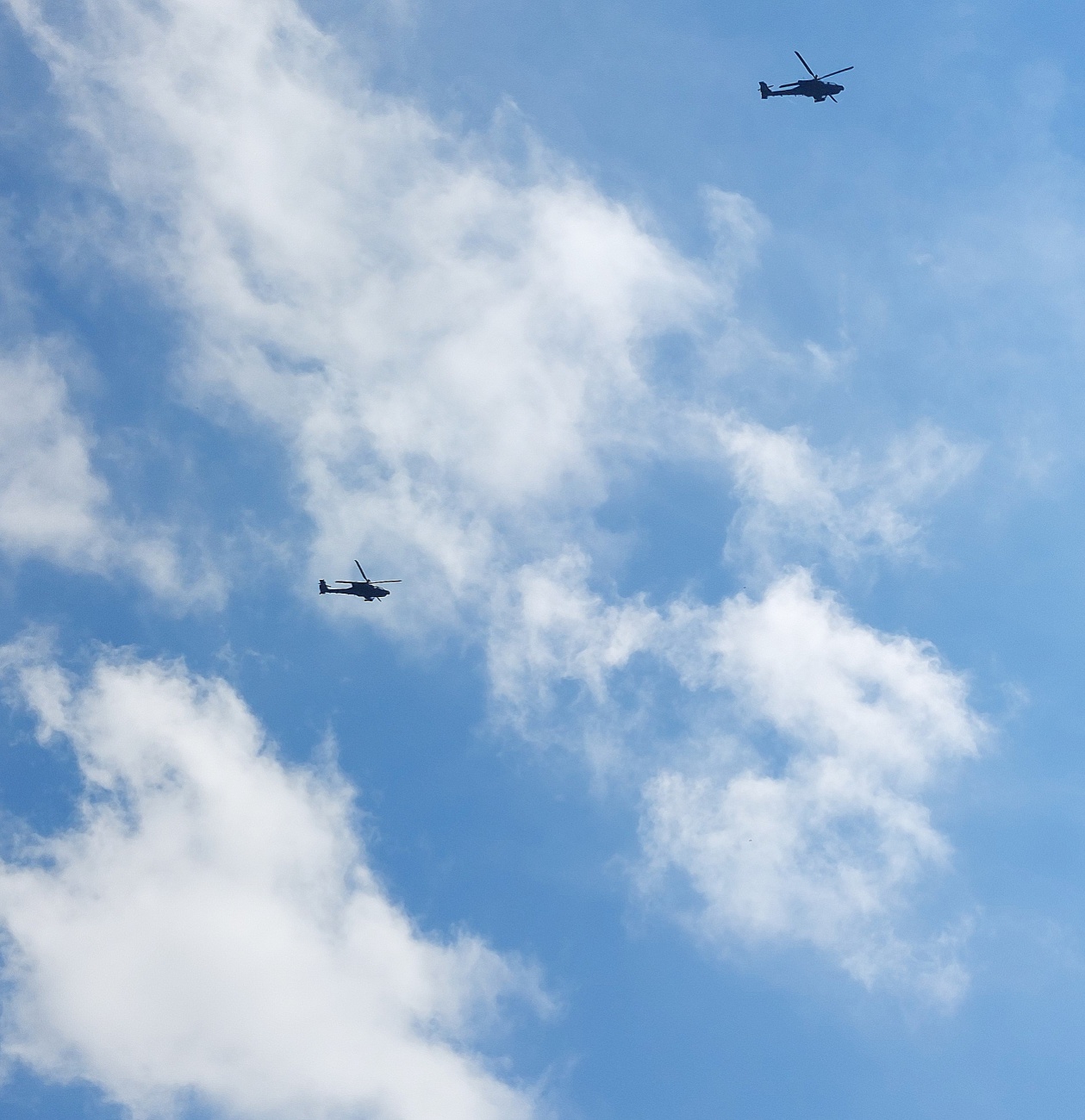 Foto: Martin Zehrer - Über den Wolken... Hubschrauber  