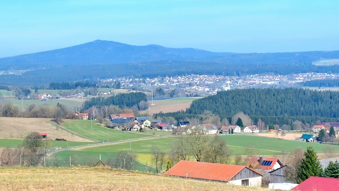 Foto: Martin Zehrer - Der Blick vom Armesberg nach Neusorg rüber..  