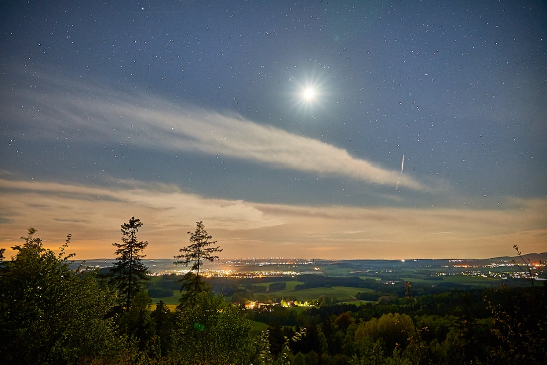 Foto: Martin Zehrer - Nacht-Traum... :-)<br />
<br />
Der Blick von Godas aus übers kemnather Land. 