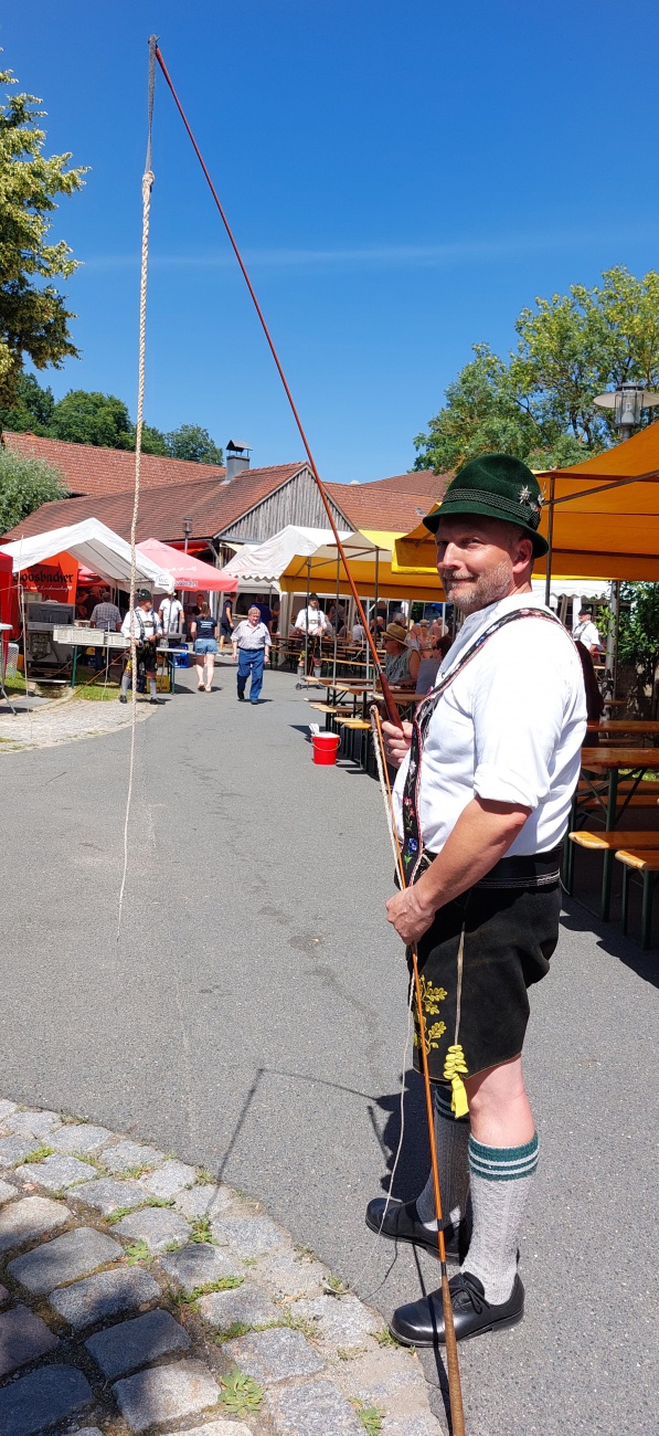 Foto: Martin Zehrer - Backofenfest Ilsenbach - zünftig mit Goaßlschnalzen... 