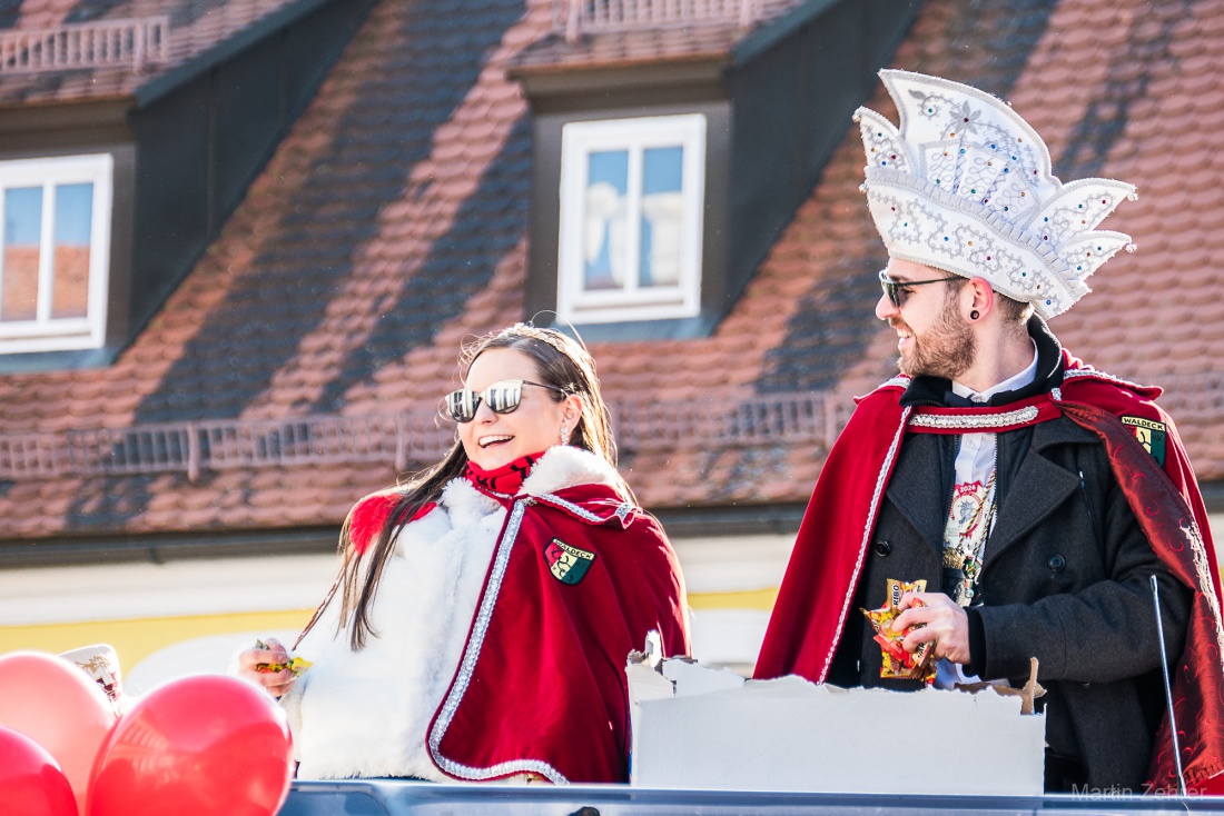 Faschingszug durch Waldeck 2026 - WCV Helau!!!

Am 15. Februar 2026 war es wieder soweit. Tausende Besucher jubelten den Narren zu, das Wetter wurde wie bestellt, wunderschön. Die Sonne strahlte und alle Menschen waren voller Faschings-Laune. WCV Helau!!!!
