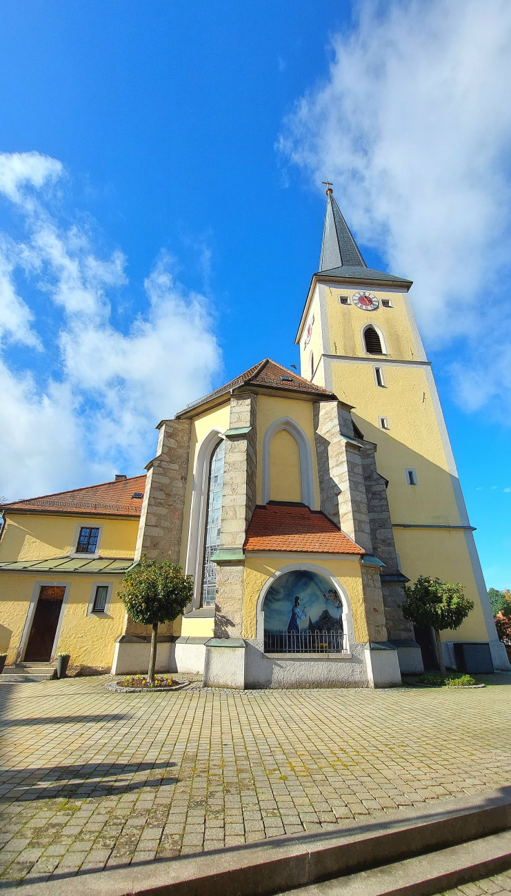 Foto: Martin Zehrer - Die Kirche von Windischeschenbach... 