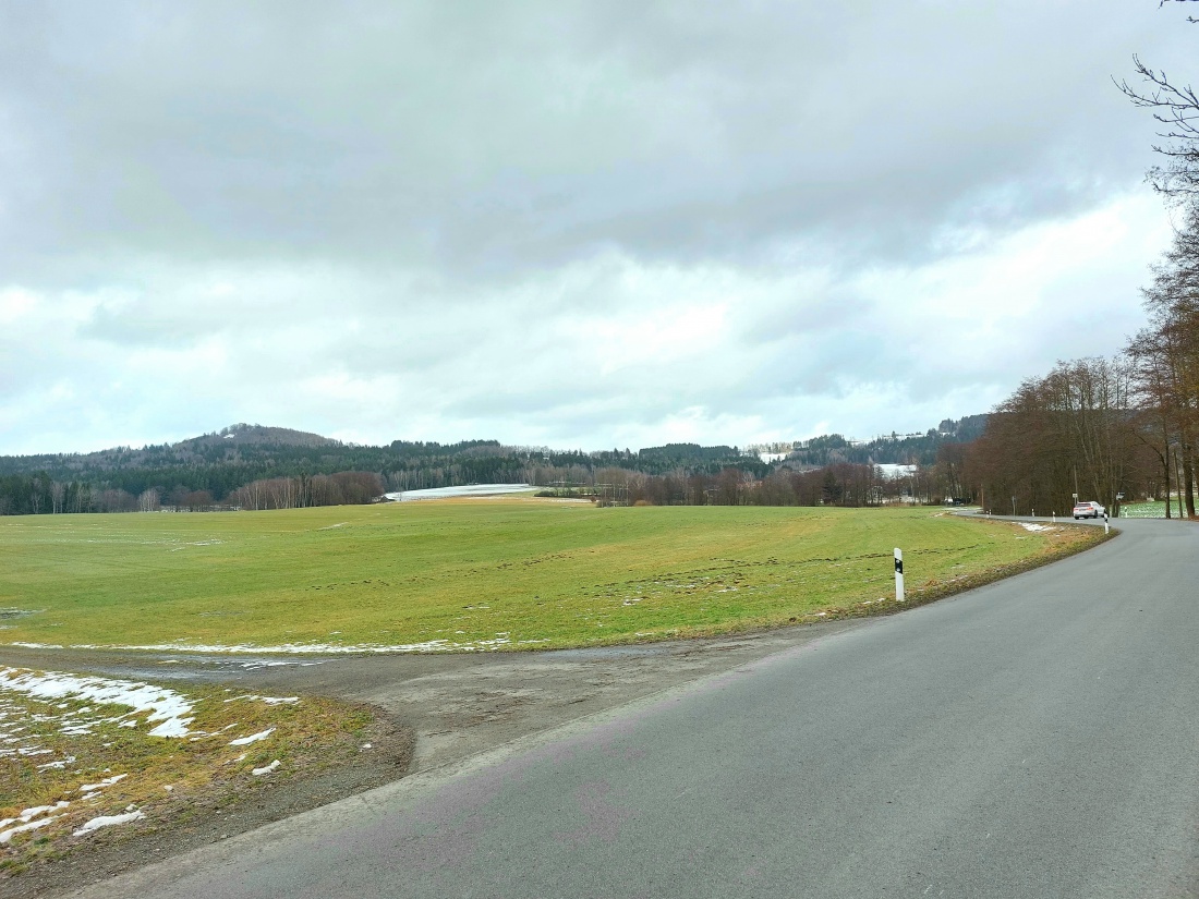 Foto: Martin Zehrer - Unser Sonntags-Spaziergang am 30. Januar 2022...<br />
Auf dem Armesberg ist noch Schnee zu erkennen, aber der Frühling ist im Anmarsch! 