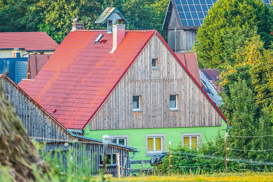 Foto: Martin Zehrer - Buntes Häuschen in Hermannsreuth... ;-) 