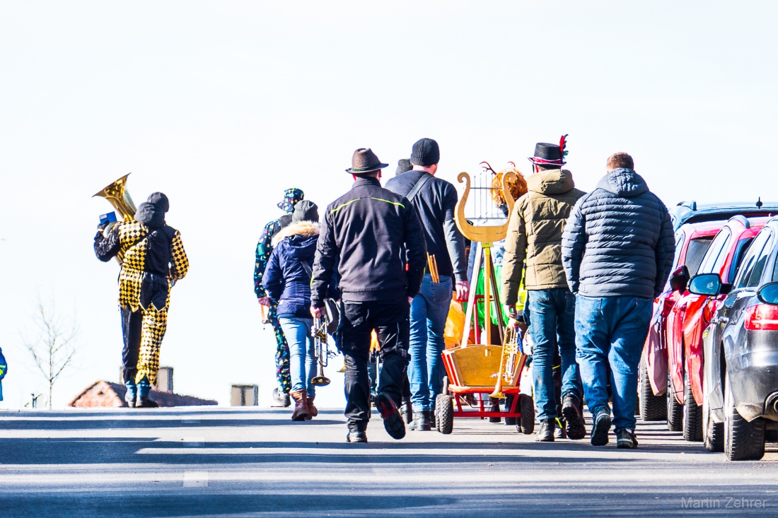 Faschingszug durch Waldeck 2026 - WCV Helau!!!

Am 15. Februar 2026 war es wieder soweit. Tausende Besucher jubelten den Narren zu, das Wetter wurde wie bestellt, wunderschön. Die Sonne strahlte und alle Menschen waren voller Faschings-Laune. WCV Helau!!!!