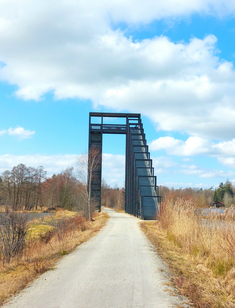 Foto: Martin Zehrer - Auf zur Himmelsleiter bei Tirschenreuth. Herrliches Wetter, beste Aussicht, der Frühling liegt in der frischen Luft. 