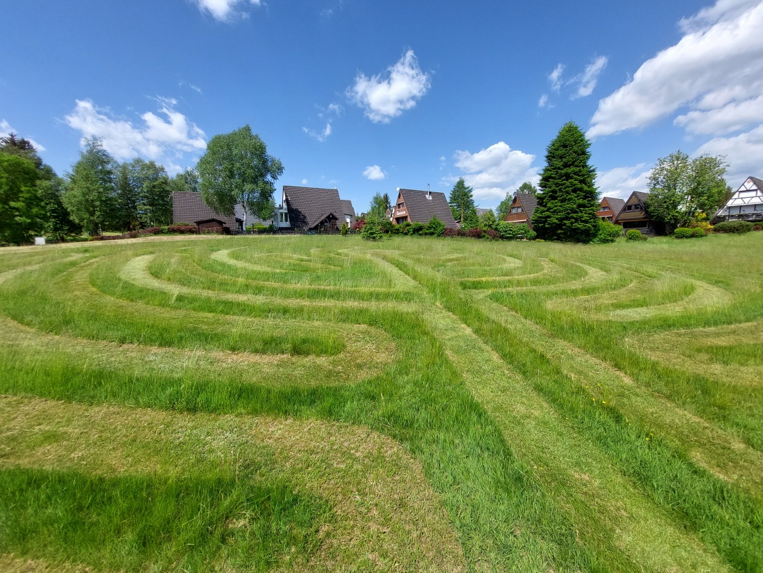 Foto: Martin Zehrer - Gras Labyrinth...<br />
<br />
Rund um den Nagler Badesee...<br />
<br />
Große Liegewiese, gemütlicher Imbiss mit Kaffee und Kuchen, Kinder-Spielplatz und ein wunderschönes Plätzchen Natur. 