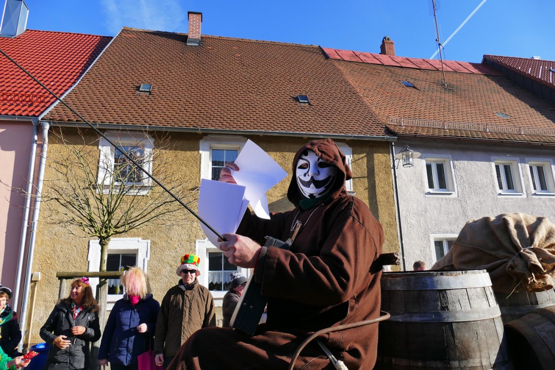 Foto: Martin Zehrer - Das Reinheitsgebot ist bedroht...<br />
<br />
44. Faschingszug durch Waldeck am 7. Februar 2016!<br />
<br />
Tanzen, lachen und Gaudi machen ;-)<br />
<br />
Viele Gaudiwagen und unzählige Besucher  