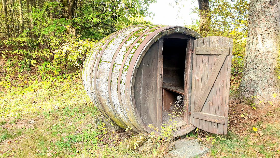 Foto: Martin Zehrer - Steinwald - Einfach mal im Fass pausieren... 