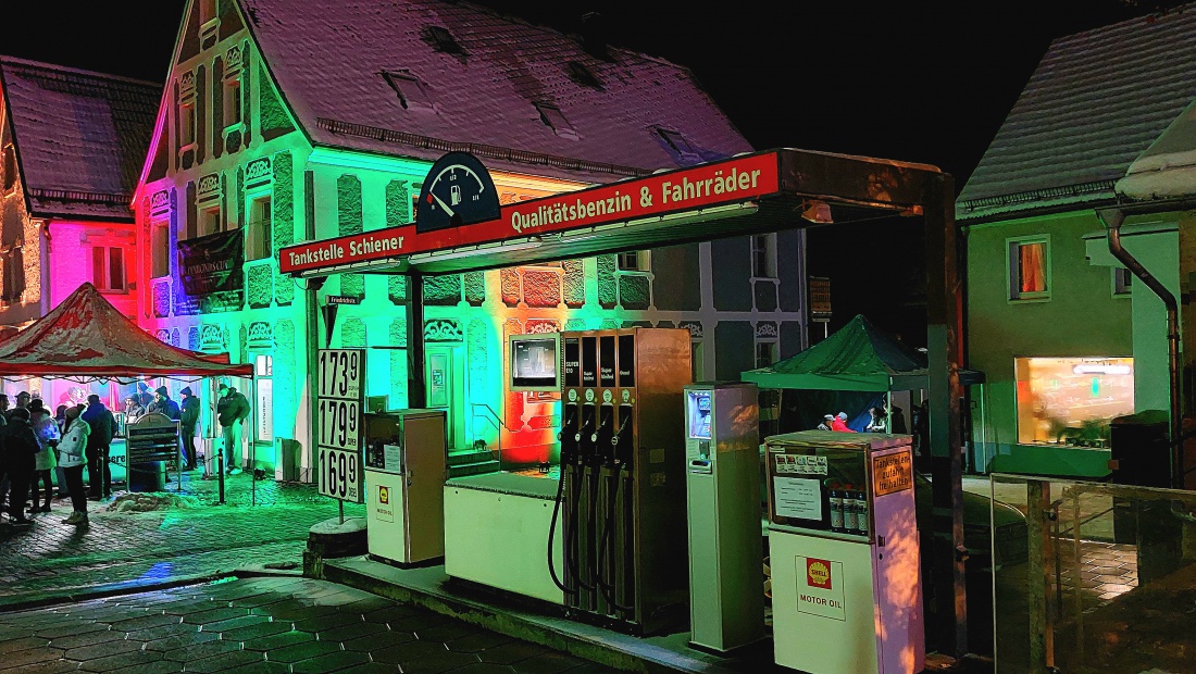 Foto: Martin Zehrer - Tankstelle Schinner in Kemnath während des candlelight shoppings. 