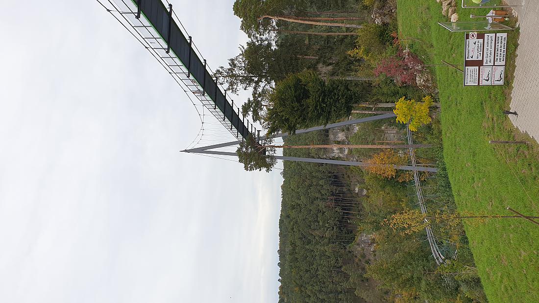 Foto: Martin Zehrer - Der Skywalk in Pottenstein... sehr hoch und schwankend ;-) 