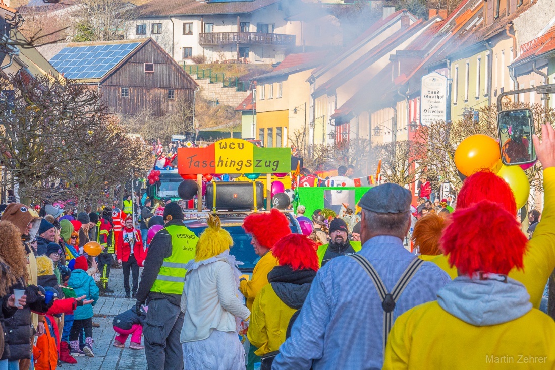 Faschingszug durch Waldeck 2026 - WCV Helau!!!

Am 15. Februar 2026 war es wieder soweit. Tausende Besucher jubelten den Narren zu, das Wetter wurde wie bestellt, wunderschön. Die Sonne strahlte und alle Menschen waren voller Faschings-Laune. WCV Helau!!!!
