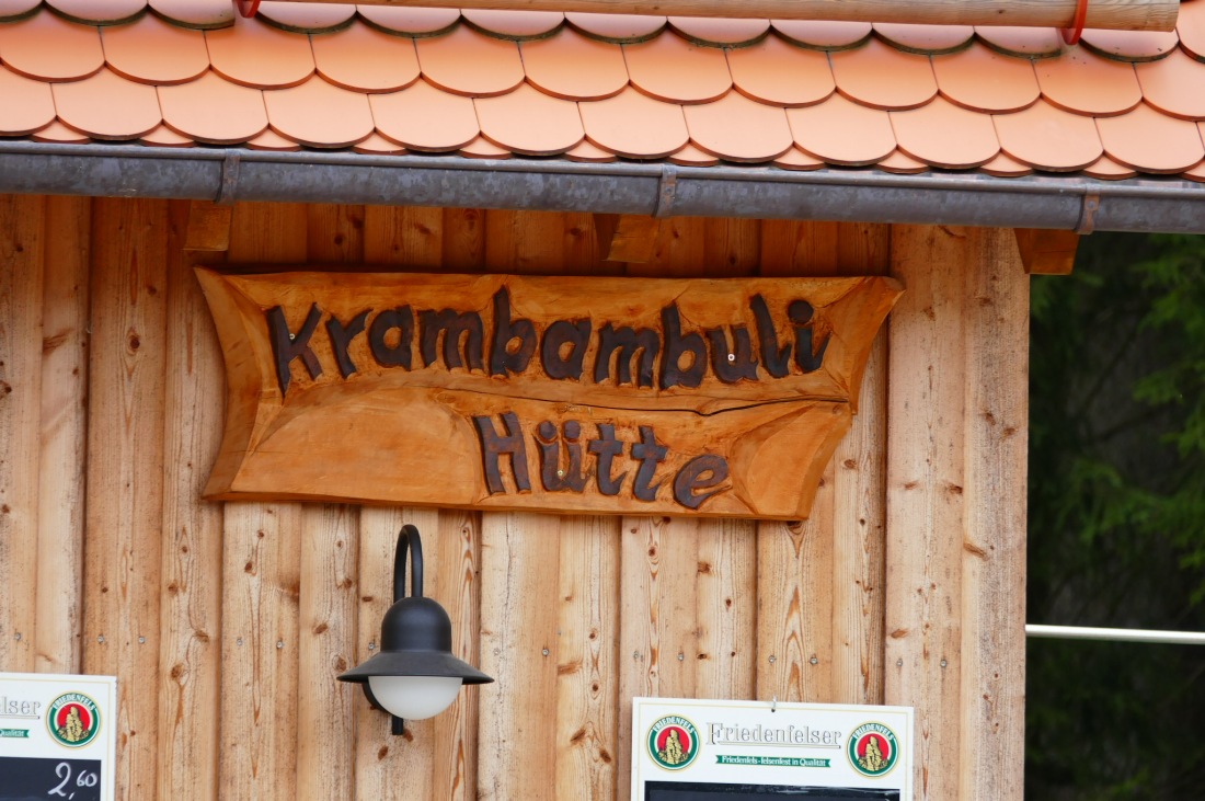 Foto: Martin Zehrer - Wandern im Steinwald<br />
<br />
Krambambuli-Hütte... Der Name Krambambuli stammt von dem gleichlautenden Film Krambambuli. Die Dreharbeiten zu diesem im Fernseher gezeigten Strei 