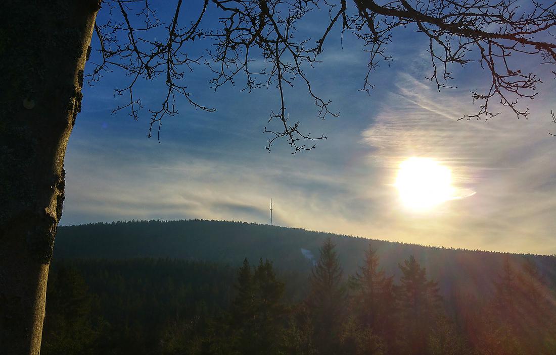 Foto: Jenny Müller - Herrlicher Sonnenschein. Der Ochsenkopf im Hintergrund am 08.12.2020.  