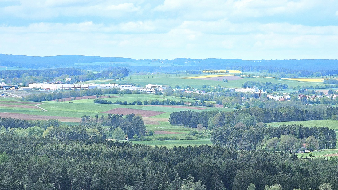 GUte Aussicht - der Blick vom Kusch bei Atzmannsberg aus in Richtung Kemnath.