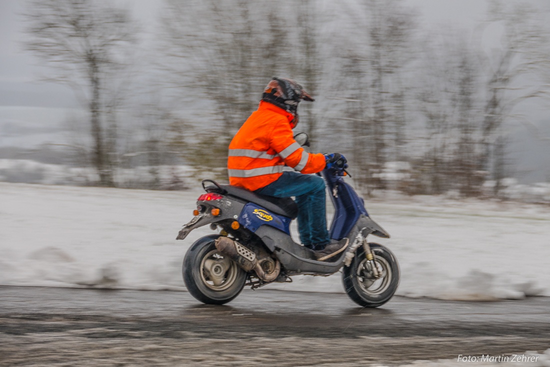 Foto: Martin Zehrer - Unterwegs mit dem Roller im Winter auf dem Armesberg am 19. November 2017... 