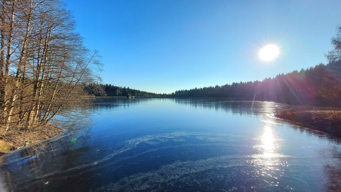 Foto: Martin Zehrer - Zugefroren... der Fichtelsee im Winter.  