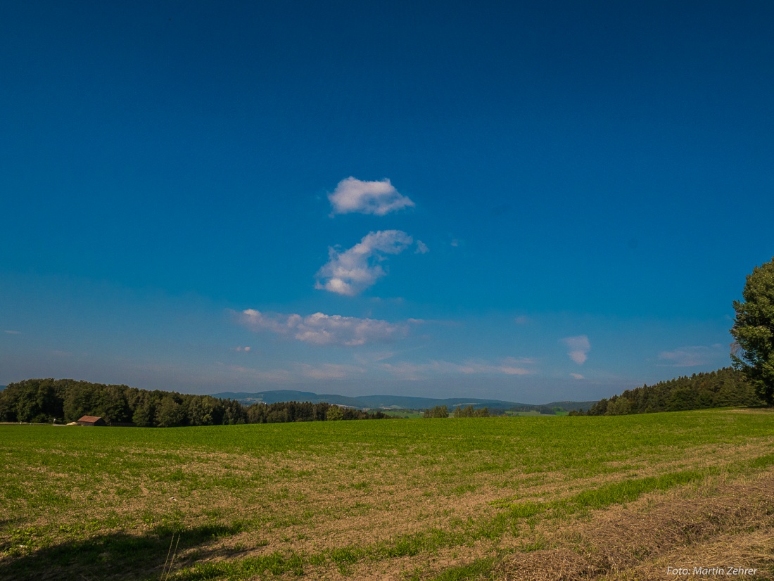 Foto: Martin Zehrer - Radtour nach Godas... Ein paar Wölkchen am Himmel... ;-) 