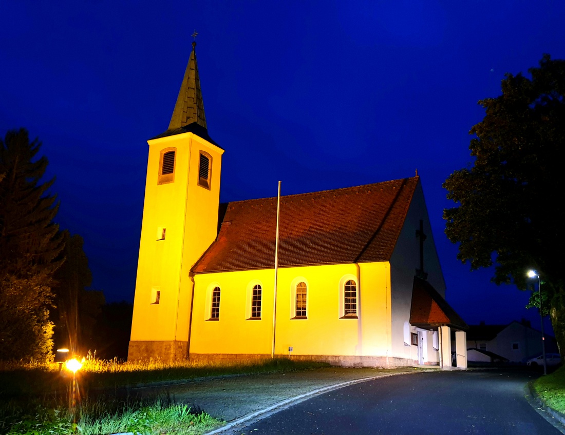 Foto: Martin Zehrer - Kirche von Trevesen. 