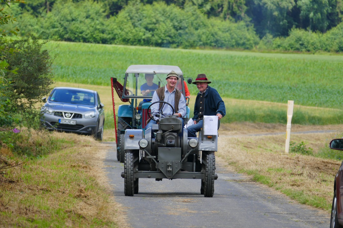 Foto: Martin Zehrer - Rundfahrt in Oberwappenöst<br />
<br />
Die Bäcker-Adls waren auch dabei 