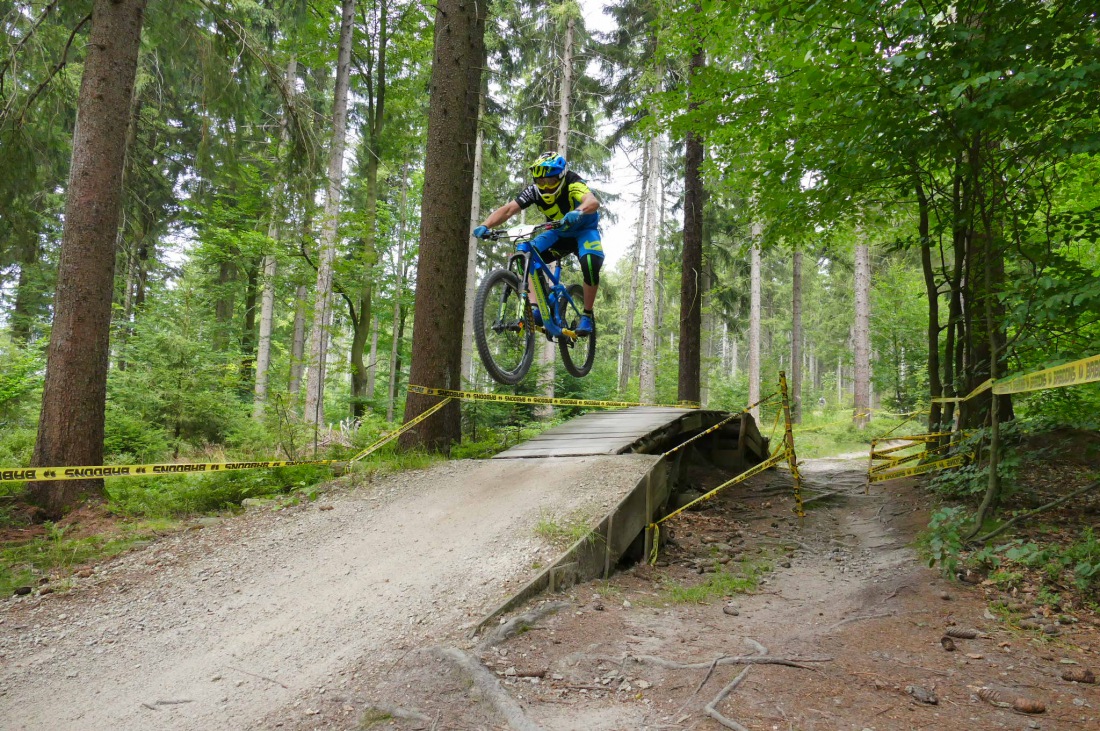 Foto: Martin Zehrer - Mountainbike ebike enduro one wettrennen downhill fahrrad ochsenkopf oxnkopf sprunghügel cross  