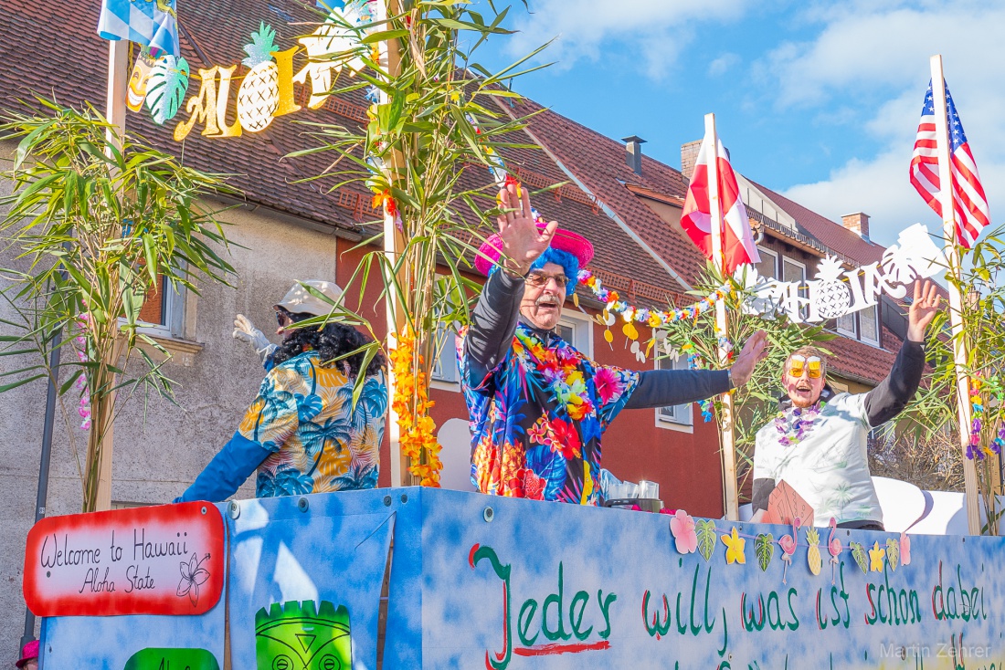Faschingszug durch Waldeck 2026 - WCV Helau!!!

Am 15. Februar 2026 war es wieder soweit. Tausende Besucher jubelten den Narren zu, das Wetter wurde wie bestellt, wunderschön. Die Sonne strahlte und alle Menschen waren voller Faschings-Laune. WCV Helau!!!!

