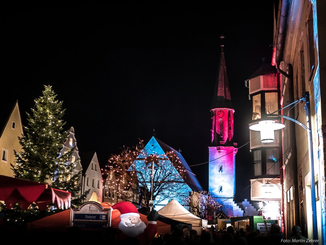 Foto: Martin Zehrer - Wunderschön, das kemnather Candle-Light-Shopping am 7. Dezember 2018 