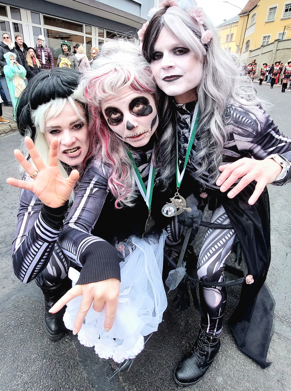 Huuuuhuuuuuu... Vampire- oder Hexen? - beim Faschingszug Pressath 2026