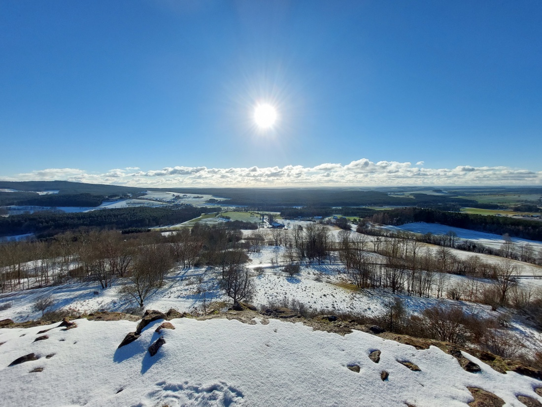 Foto: Martin Zehrer - Herrliche Winter-Wanderung zum waldecker Schlossberg.<br />
Sonne, blauer Himmel und ein Rucksack mit guter Brotzeit.<br />
Was für ein wunderschöner Tag zu zweit! :-) 