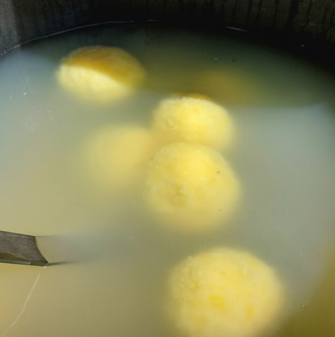 Foto: Martin Zehrer - Spoutzn gabs zur Sau am Spieß in Hermannsreuth auf dem Backofenfest.  