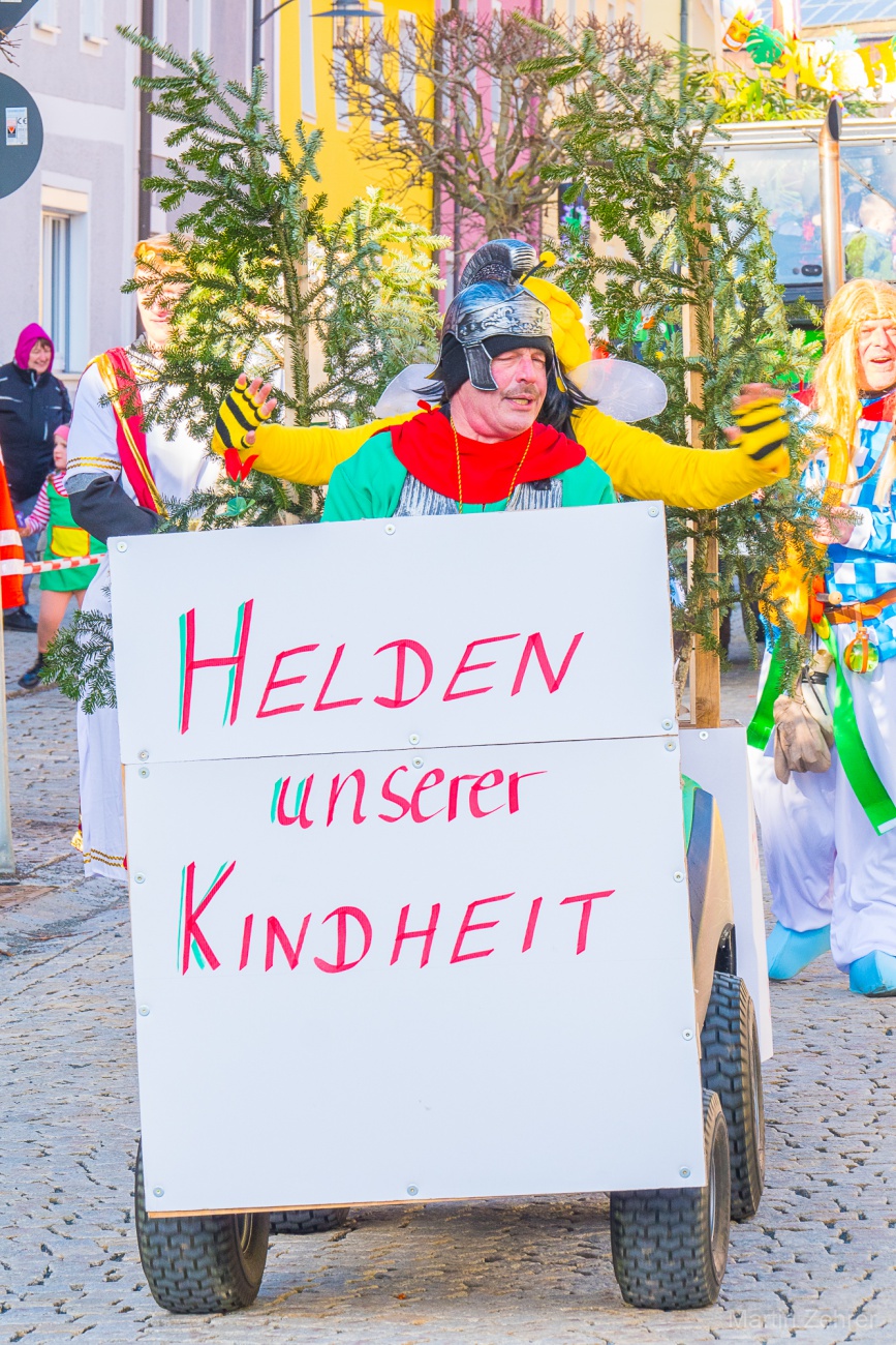 Faschingszug durch Waldeck 2026 - WCV Helau!!!

Am 15. Februar 2026 war es wieder soweit. Tausende Besucher jubelten den Narren zu, das Wetter wurde wie bestellt, wunderschön. Die Sonne strahlte und alle Menschen waren voller Faschings-Laune. WCV Helau!!!!
