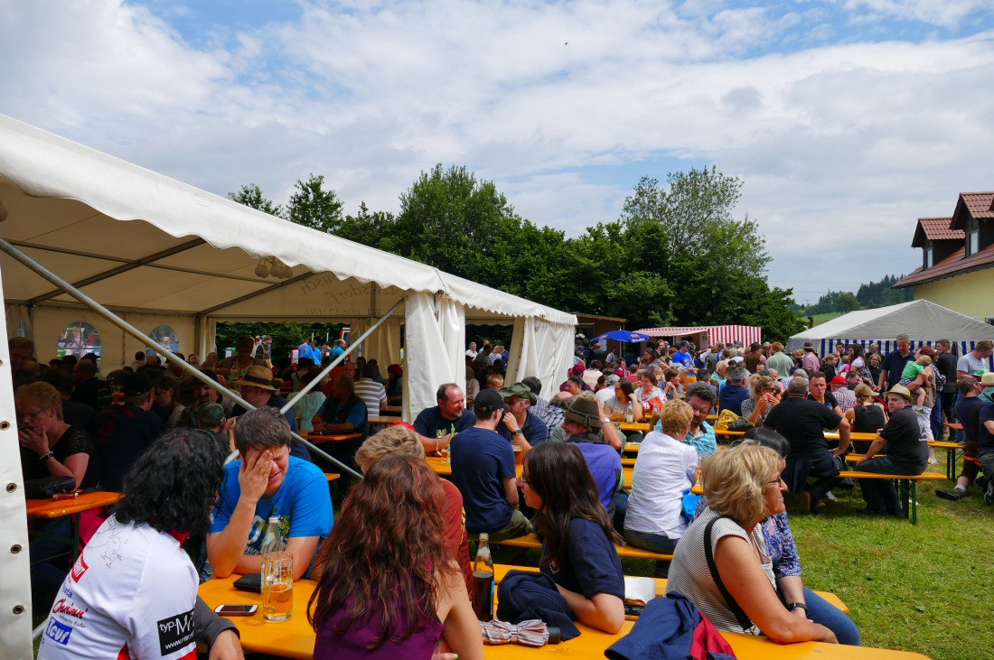 Foto: Martin Zehrer - Traktortreffen 2016 in Oberwappenöst<br />
Trotz Regen am Vormittag kamen an diesem Sonntag ca. 120 Oldtimer-Bulldogs und unzählige Besucher. Zum Mittag hin klarte das Wetter  