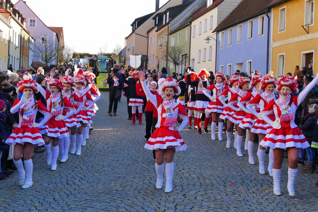 Foto: Martin Zehrer - 44. Faschingszug durch Waldeck am 7. Februar 2016!<br />
<br />
Tanzen, lachen und Gaudi machen ;-)<br />
<br />
Viele Gaudiwagen und unzählige Besucher trafen in Waldeck aufeinander.<br />
Die M 