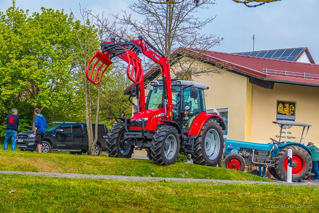 Foto: Martin Zehrer - Bulldogtreffen Kirchenpingarten... auch neue Traktoren wurden zur Schau gestellt! 