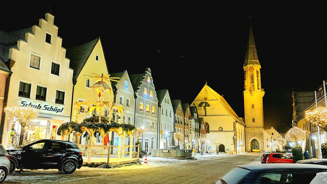 Foto: Martin Zehrer - Weihnachtliches Kemnath am 14. Dezember 2022...<br />
<br />
Schneebedeckt, ca. -5 Grad Kälte und wunderschön beleuchtet, noch 10 Tage bis zum Fest! :-) 