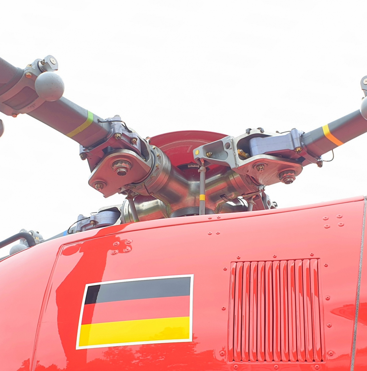 Foto: Martin Zehrer - Rettungshubschrauber in Kemnath gelandet...<br />
Der Rotorkopf mit den Rotorblättern.<br />
<br />
Bilder mit freundlicher Genehmigung durch den Piloten! 