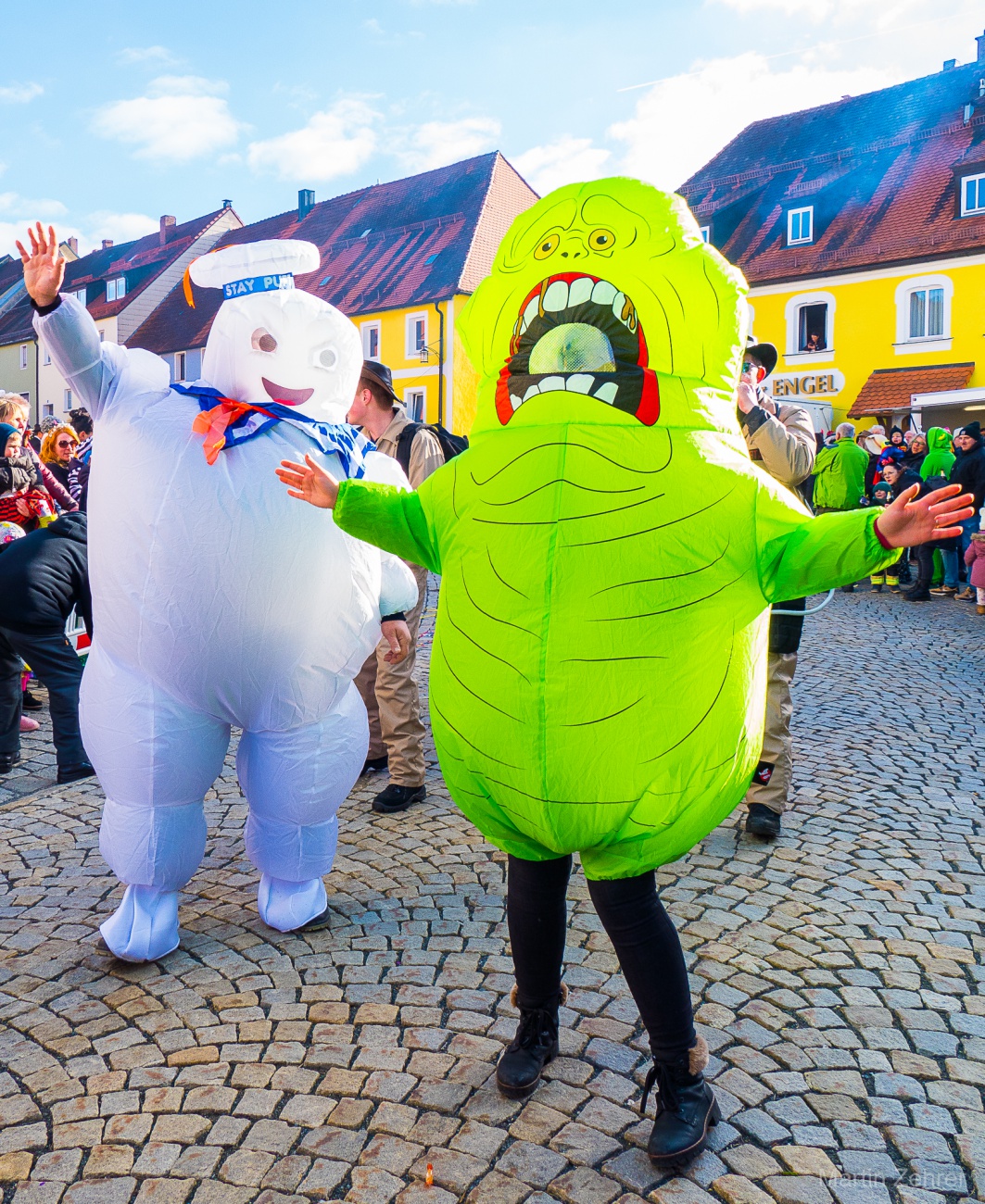 Faschingszug durch Waldeck 2026 - WCV Helau!!!

Am 15. Februar 2026 war es wieder soweit. Tausende Besucher jubelten den Narren zu, das Wetter wurde wie bestellt, wunderschön. Die Sonne strahlte und alle Menschen waren voller Faschings-Laune. WCV Helau!!!!
